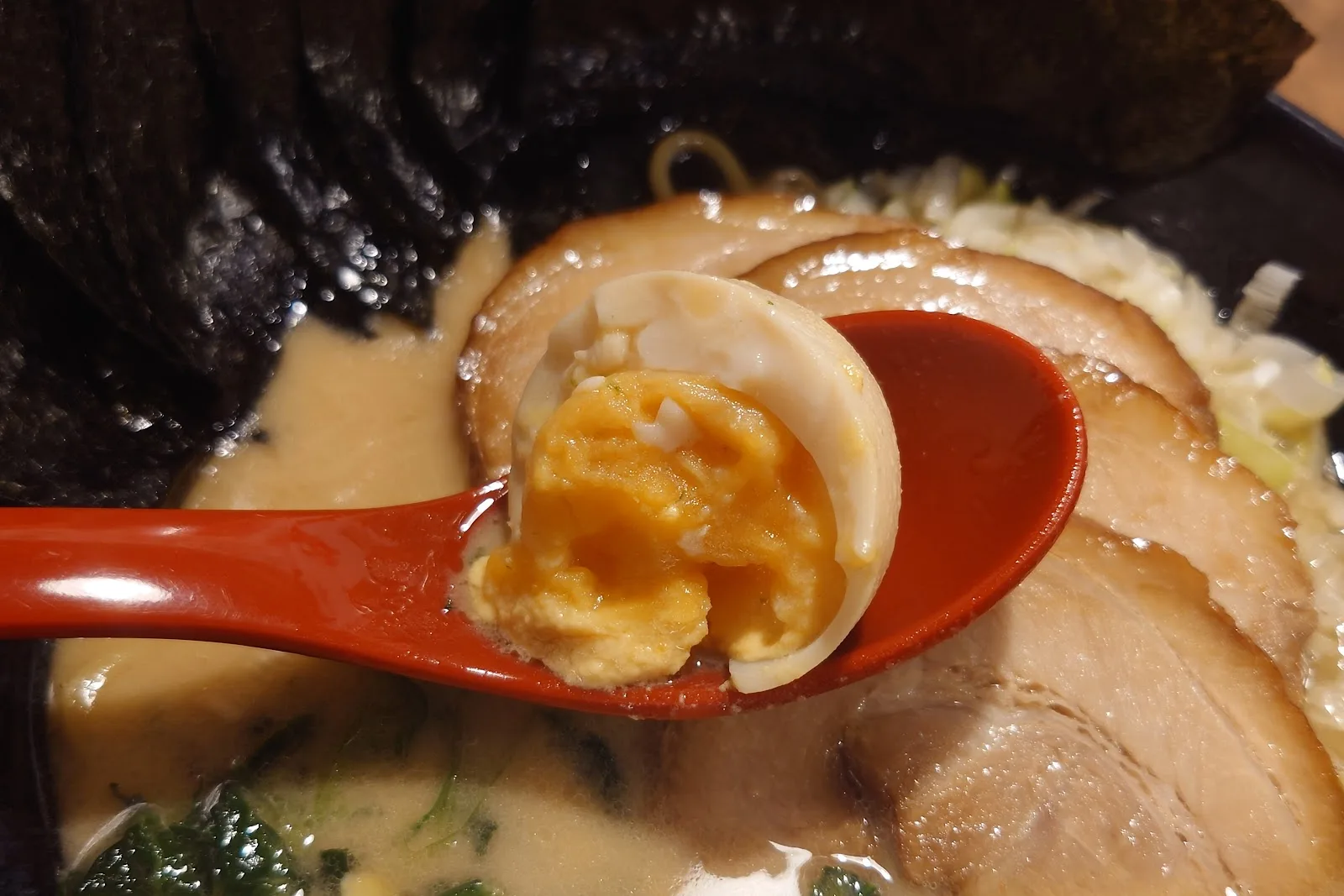 横浜家系ラーメン 三浦商店 新橋店 · 8