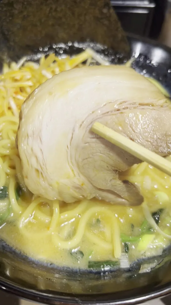横浜家系ラーメン 三浦商店 新橋店 · 5