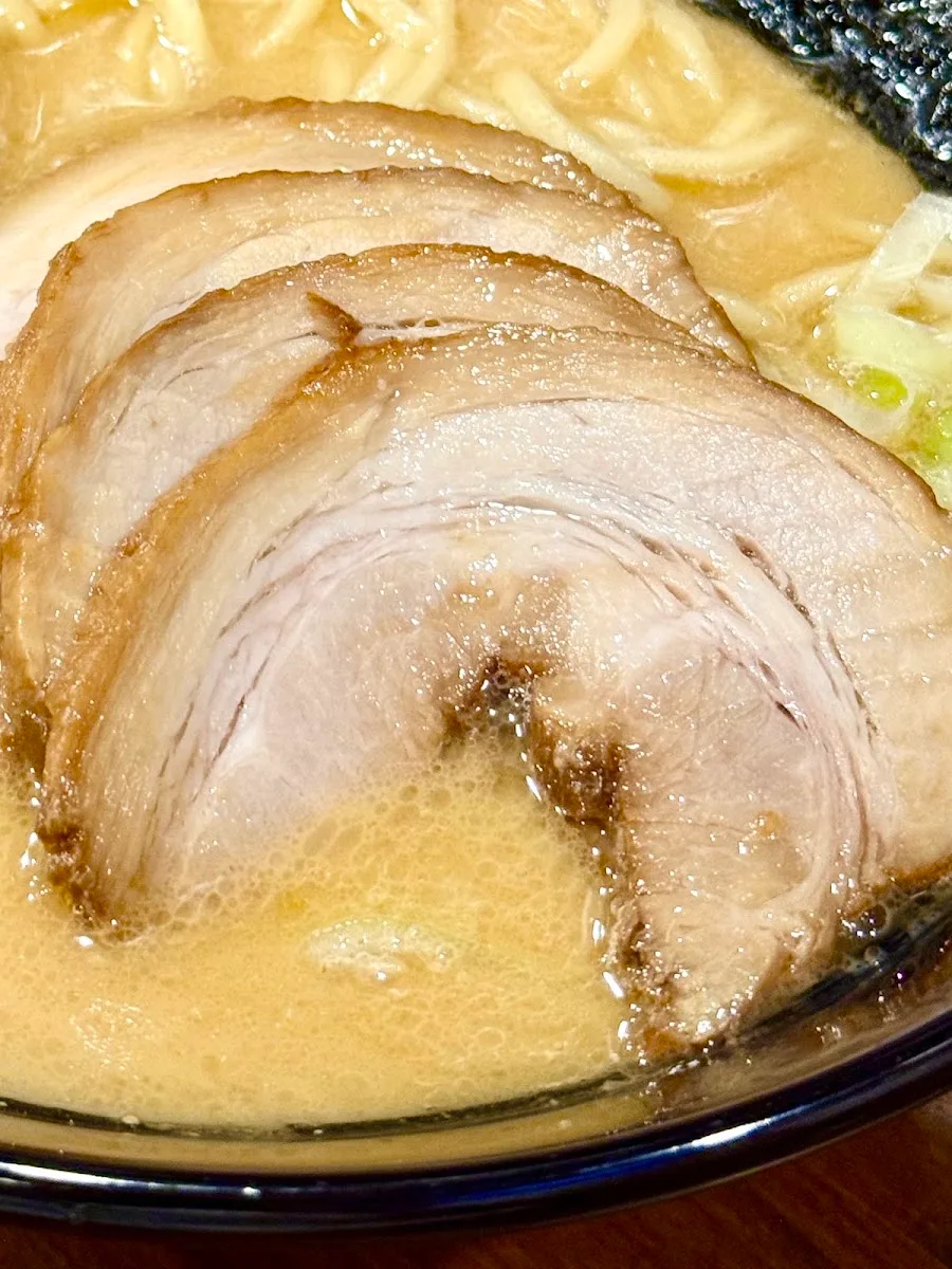 横浜家系ラーメン 三浦商店 新橋店 · 6