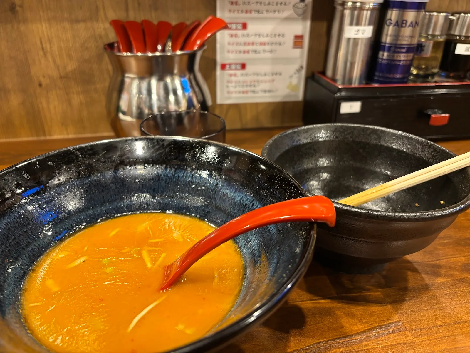 横浜家系ラーメン 三浦商店 新橋店 · 10